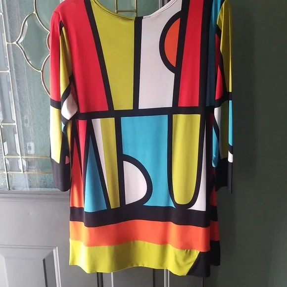Colorful Geometric Print Tunic - Picture 8 of 9